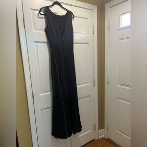 Formal sleeveless long dress, Michael Kors, dark navy, size 6 V back w/buttons